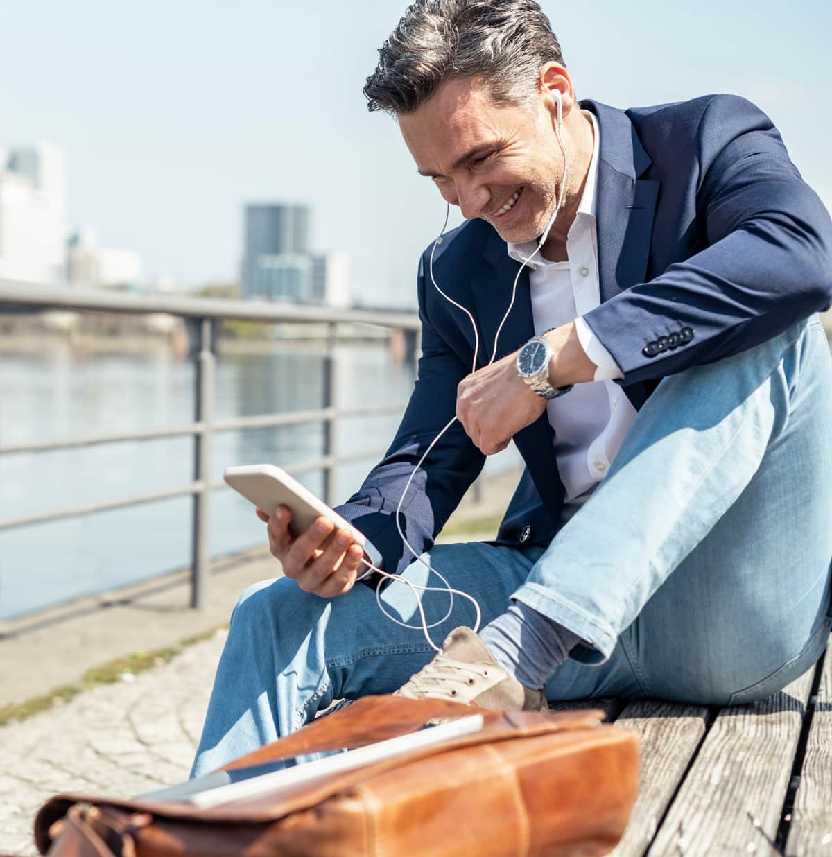 Mann mit Smartphone